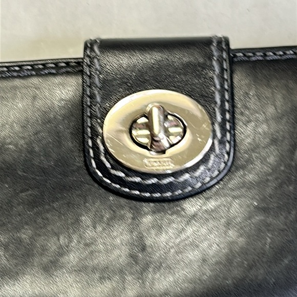 COACH BLACK LEATHER VINTAGE TURN LOCK CLOSURE STITCHED WALLET - Picture 2 of 16